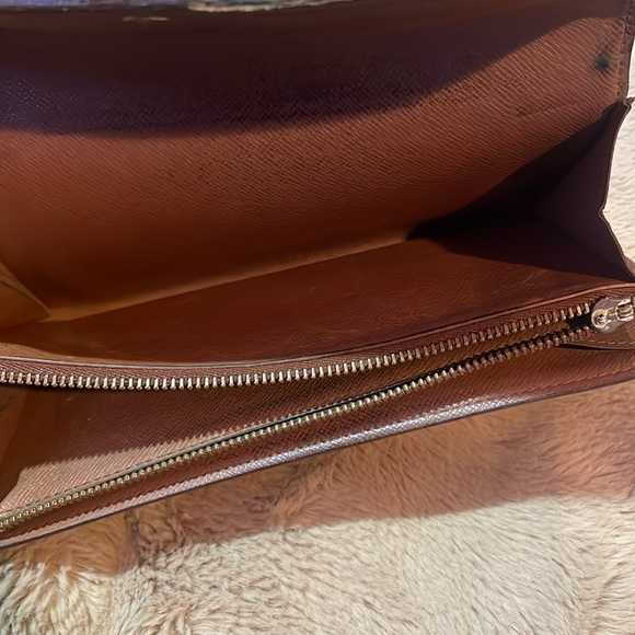 Vintage Louis Vuitton Monogram Sarah Wallet - Picture 3 of 5